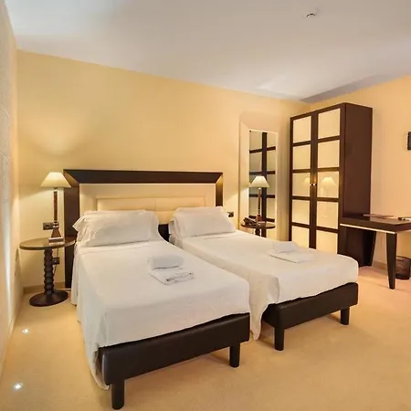 San Miguel فندق ماهون