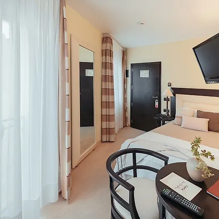 San Miguel 3* マオー